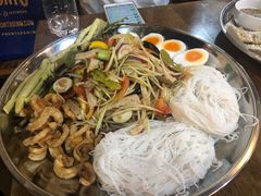 -席娜卡琳火车铁道夜市