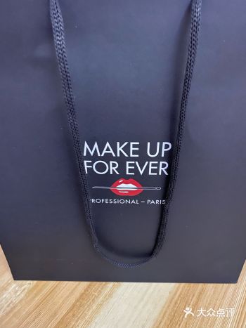 又逛铜锣湾广场了，一不小心就买了Make up