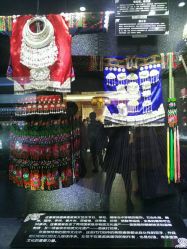 -凤凰县苗族银饰锻制技艺传习所