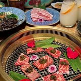 鱼子酱是雅安国产的，大品牌，吃着很放心！