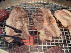 -铭牛烧肉·和牛海鲜自助(高新月牙湖店)