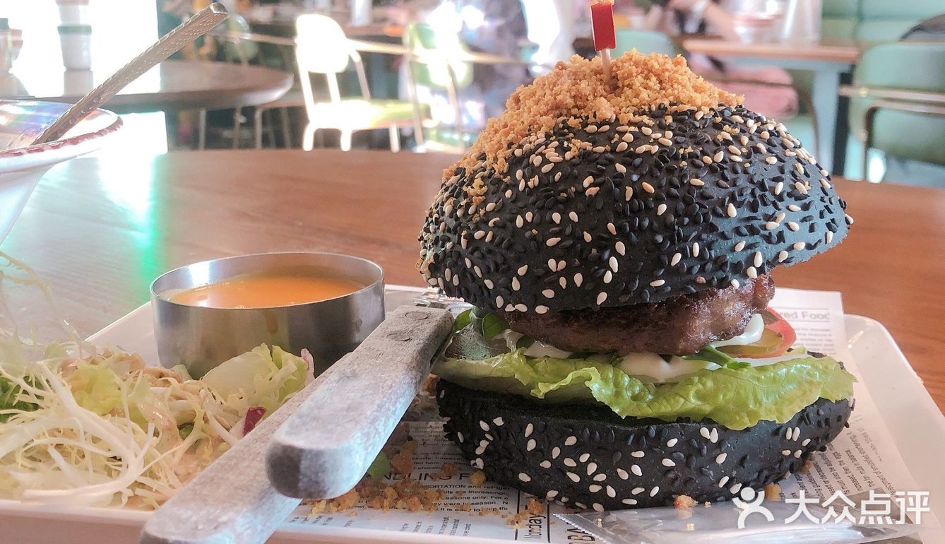 惊了！！排队3小时还吃不到