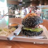 惊了！！排队3小时还吃不到