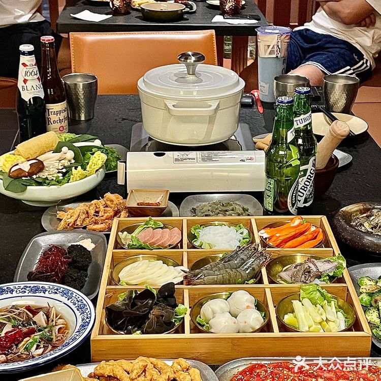 青岛新地标 好喝专门店✖️胶小曼Bistro