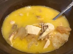 -鲜入围煮花胶鸡海鲜火锅