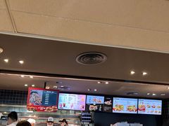 门面-肯德基(成都机场T2到达精选店)