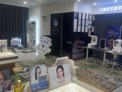 -三目眼镜·蔡司视觉合作店(青浦宝龙店)