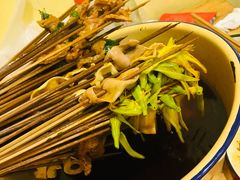-拈签一笑黄牛肉辣卤串串