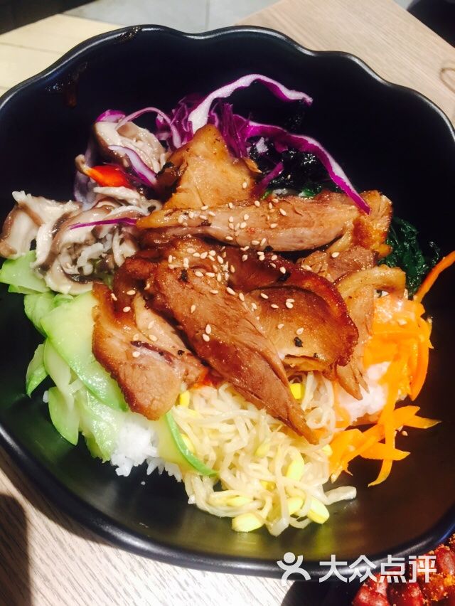 猪肘拌饭