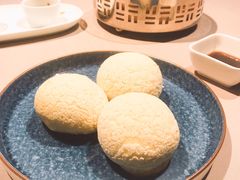 酥皮叉烧包-荣轩(新荣记环球金融中心店)