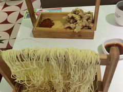 -洪氏嗨捞·广东猪肚鸡·椰子鸡火锅(西咸万象城店)