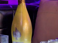-喜鹊音乐酒馆(西街店)