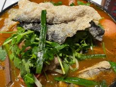 炸鱼皮-肥汁米蘭香港米线(长宁来福士店)