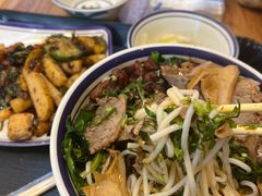 -云阿蛮云南生烫牛肉米线(奉贤路店)