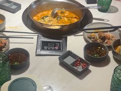 -喃喃椰·糟粕醋·椰子鸡火锅(七堡花园店)