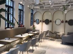 -Fridi Patisserie Cafe