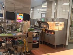 -麦当劳(轻轨曹杨路店)