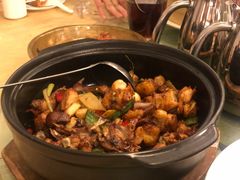 啫啫鸡煲-和膳居饮食有限公司
