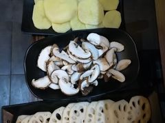 玉米-汕品潮牛正宗潮汕火锅(华师店)