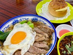 牛扒太阳蛋通粉-噏耷茶档