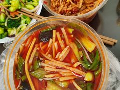 酸辣汤粉-红鼻子桂林米粉(金唐新光界店)