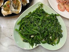 -覃记海鲜美食餐厅