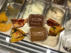 -VENCHI 闻绮(上海佛罗伦萨小镇店)