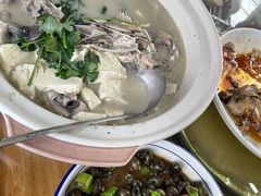 -芦茨金富饭庄·25年老字号·专做稻草鸡