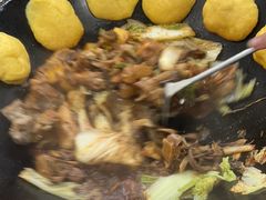 -粘豆包柴火铁锅炖