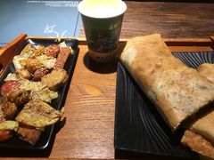 -八月美食小馆(银泰城总店)