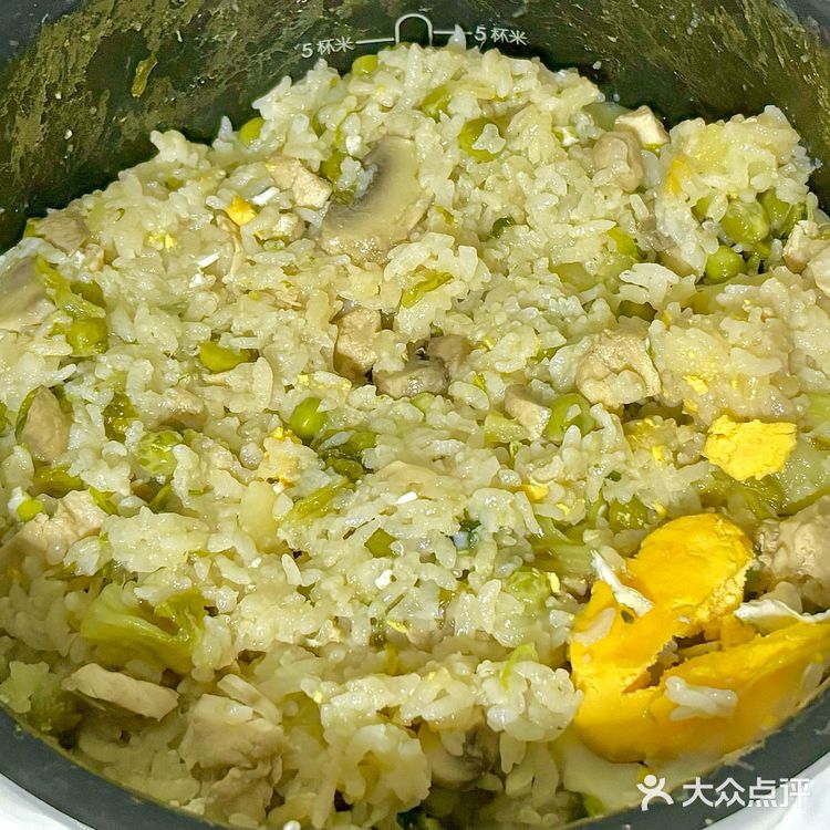 焖饭一定要少加水,不然你会得到像我一样的..