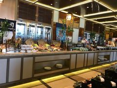 -大中华希尔顿酒店-念自助餐·嗨啤·小龙虾