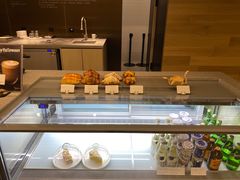 面包甜点陈列柜-山下C5cafe(惠通时代广场店)