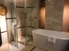 -青岛海尔洲际酒店