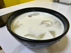 -志龙皇冠吃货椰子铺