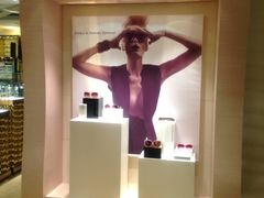 环境好的没话说-溥仪零一零眼镜(上海K11艺术中心店)