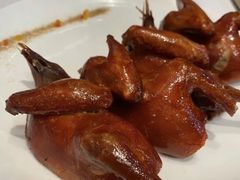 招牌玻璃皮乳鸽-北京厨房(SKP店)