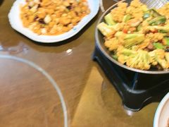 -东口码头·烧鸽子·鱼头泡饼·地方菜(金鹰悦城店)