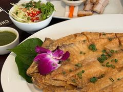 -Chom Cafe and Restaurant