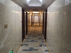 -宸玥酒店(成都西南财大地铁站店)