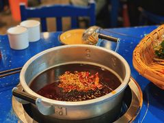 经典锅底-马路边边串串香(双井直营店)