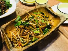 -老滇山寨•云南特色菜•地方菜•民族风情歌舞表演(金碧店)