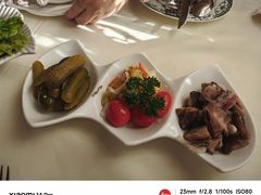 俄式腌菜拼盘-老井俄式餐厅