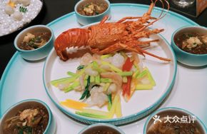 Taizhou Soy Noodles with Baby Lobster