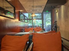 -香巴拉云南餐厅(华莱坞店)