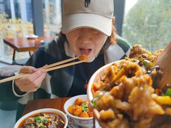 土冒血旺-炉小二铜锅牛蛙•川湘菜(三里屯店)