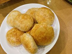 云南现烤鲜花饼-香巴拉云南餐厅(华莱坞店)