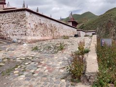 -比如骷髅墙景区