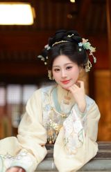 -一揽芳华汉服旗袍体验馆(拙政园店)