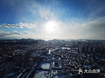 每座城市，只有一个中心，而那个中心，只有一个地标建筑